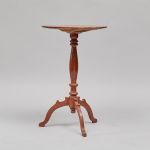 1016 6289 PEDESTAL TABLE